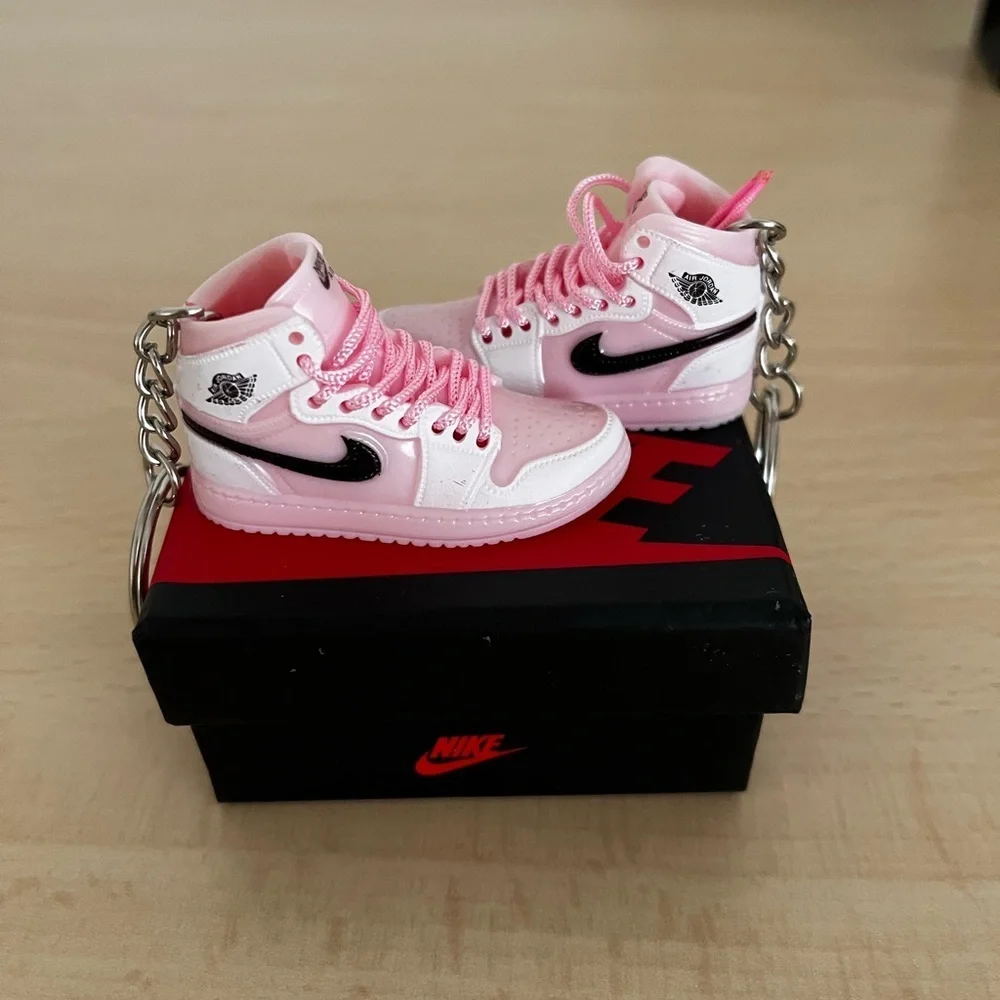 Pink and Black Fashion Sneaker Keychain BNIB with Box Shopper